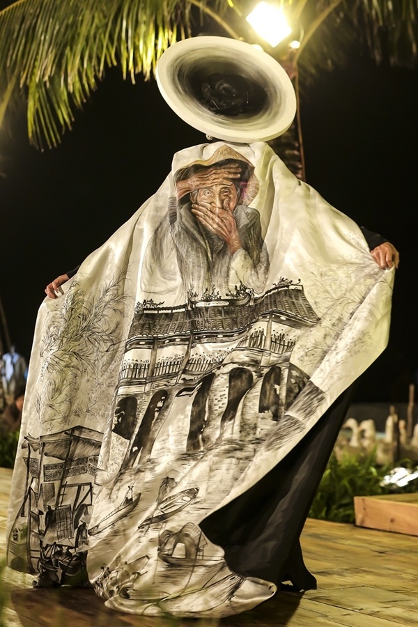 Trương Thị May hóa thành Cụ bà đẹp nhất thế giới